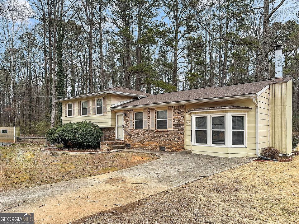 1st image of 710 Village Lane Ct SW