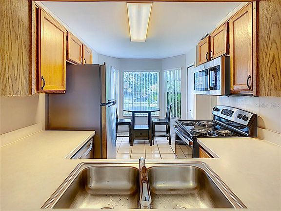 5th image of 11709 Windbourne Ct Unit 4