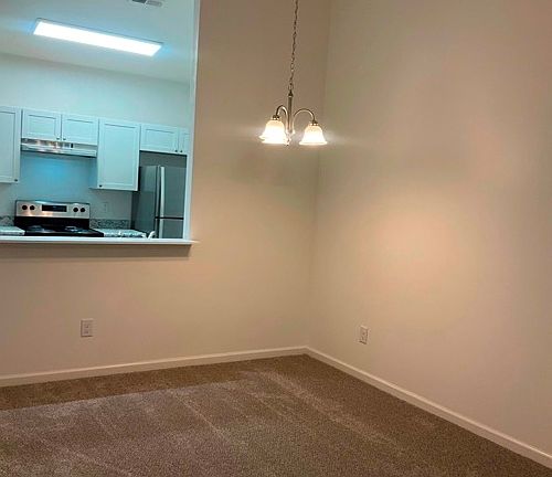 4th image of 126 Village Ct