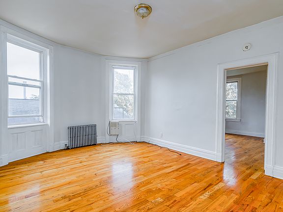 5th image of 391 Forrest St APT 6