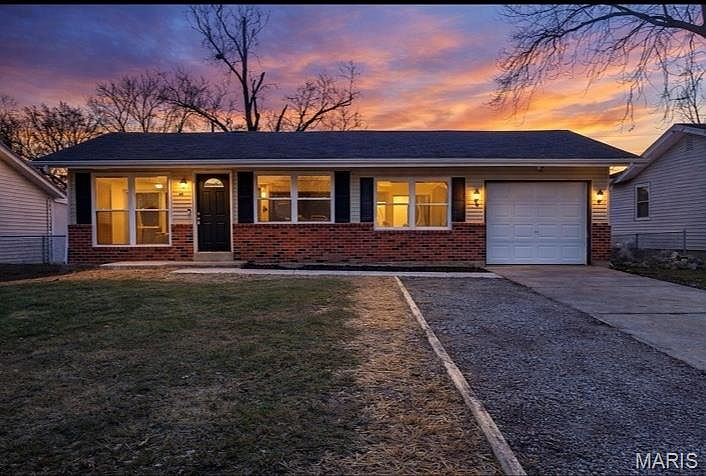1st image of 35 Jamestown Dr