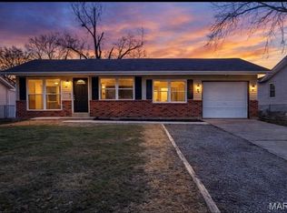 35 Jamestown Dr, Saint Peters, MO 63376