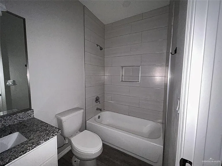 1905 Stauffer St #1 — Photo 8