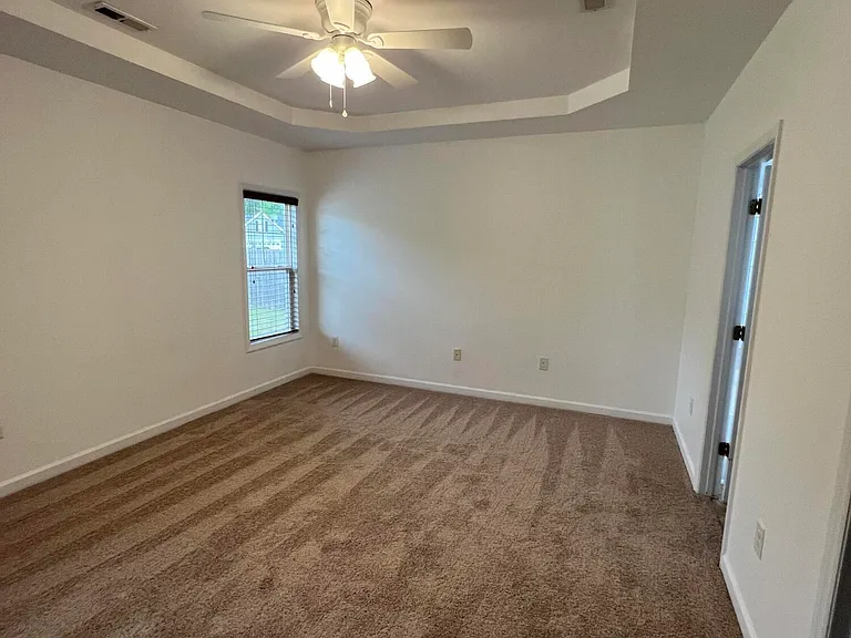 608 Cheltenham Dr — Photo 11