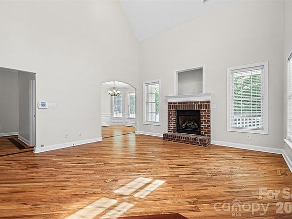 5th image of 1606 Ferdinand Ln