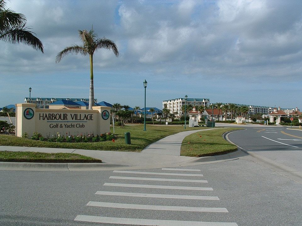 Harbour Village Entrance