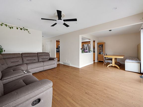4th image of 369 Cedar Tree Ct