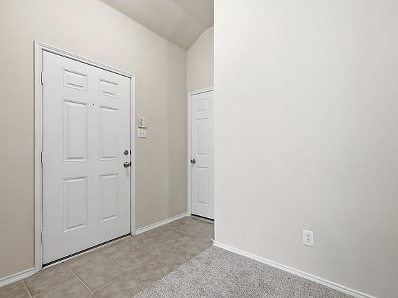 4th image of 420 Dartmoor Dr