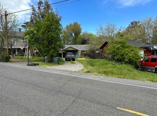 304 W Wagner St, Talent, OR 97540