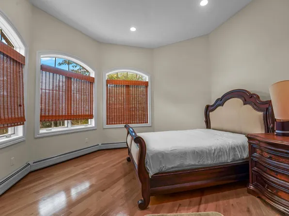 1 Euclid Road image 32 of 50