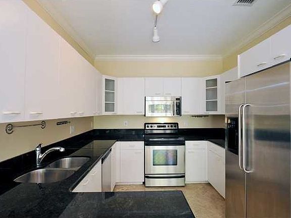 3rd image of 1555 Yellowheart Way