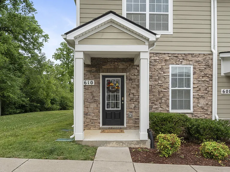 610 Clifford Hts — Photo 3