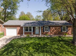 75 Keeven Dr, Highland, IL 62249