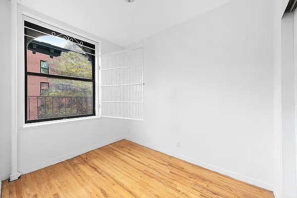 Rented by Compass | media 7