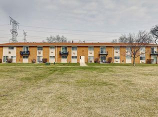 8864 Northshore Dr APT 1A, Des Plaines, IL 60016