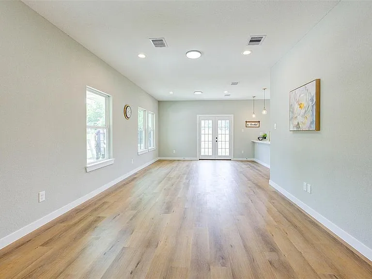 8361 Tate St — Photo 12
