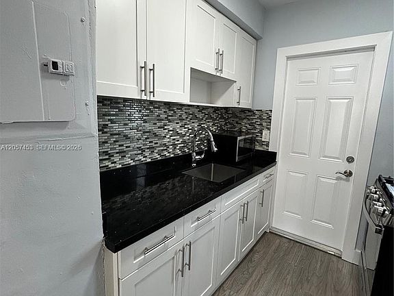 4th image of 1024 Pennsylvania Ave APT 2