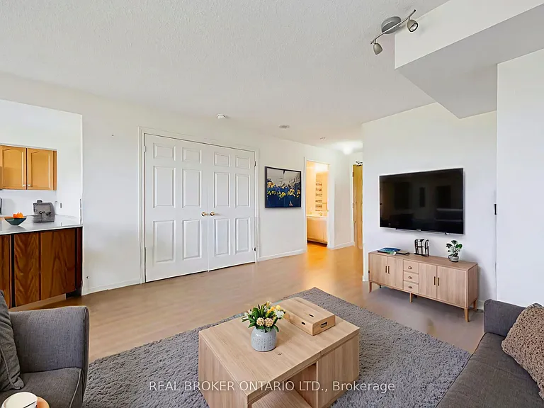 1720 Eglinton Ave E #601 — Photo 5