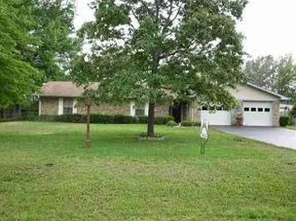 368 Spokane St, Gladewater, TX 75647
