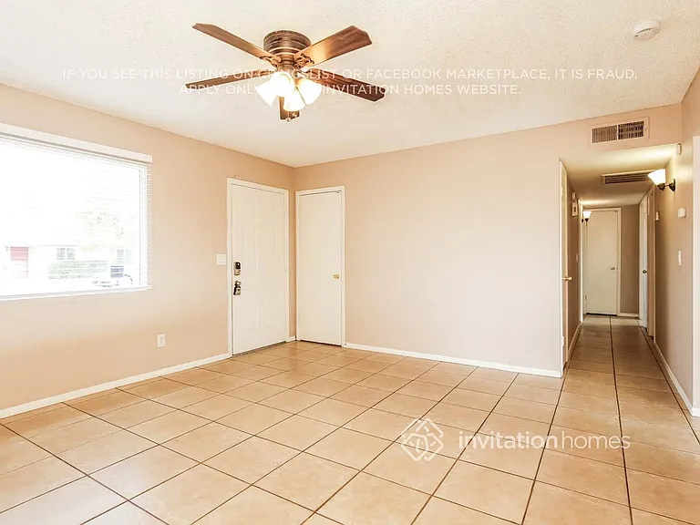 11605 N 58th Ave — Photo 5