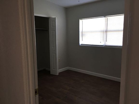 4th image of 350 N Hilltop Dr