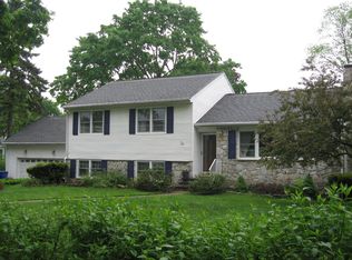 11 Crest Road, Danbury, CT 06811