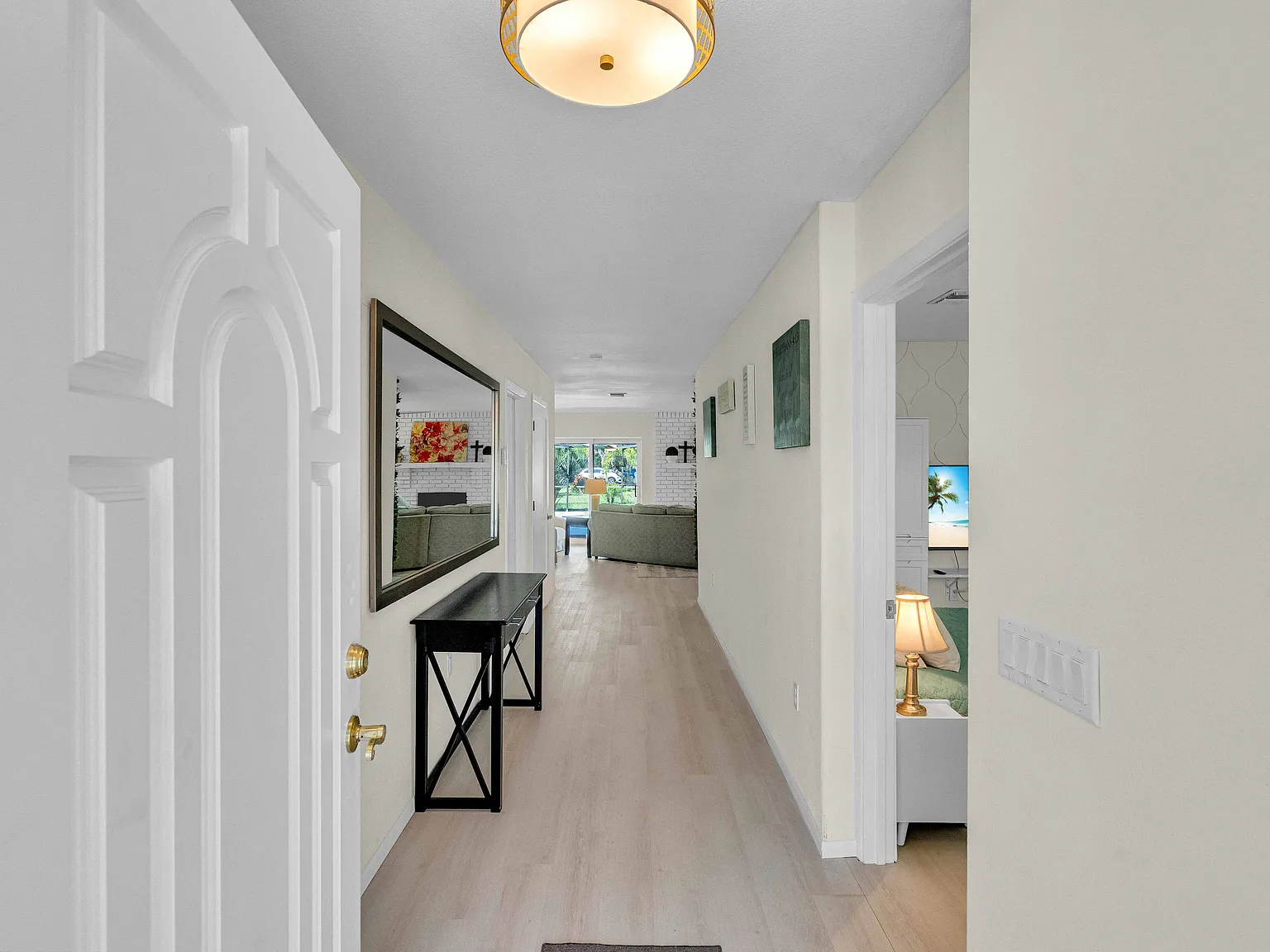 3 bed, 2000 sqft, $3,900 — Photo 3