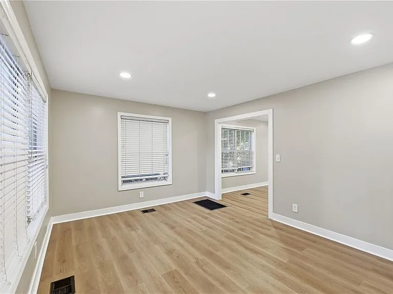 311 Henry Aaron Ave SW — Photo 18