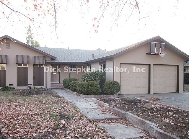 1st image of 320 Leslie Ave