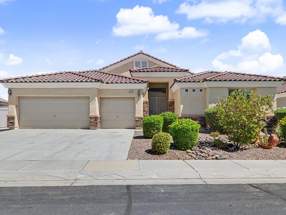 4516 Sea Dream Ave
