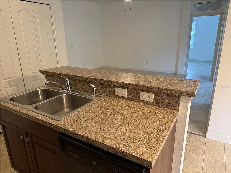 11858 Forest Park Cir — Photo 7