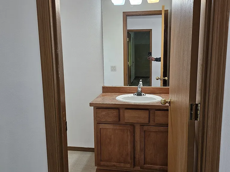 Guest bath on level2