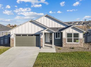 686 Tatoosh Ave, West Richland, WA