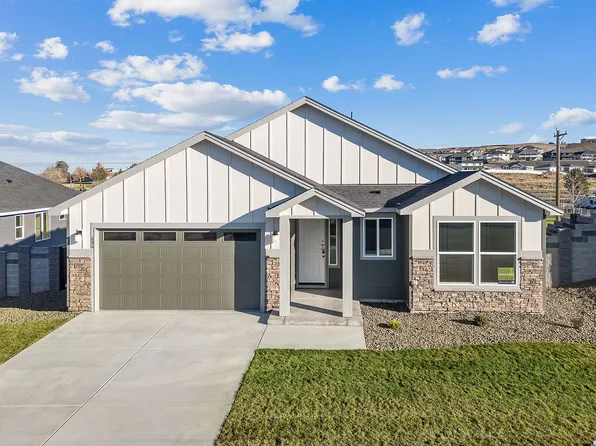 686 Tatoosh Ave, West Richland, WA 99353