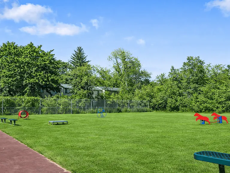 Foote Hills Apartments - Grand Rapids, MI — Photo 29