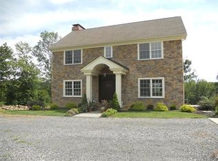 19 Dewey Ln, Glen Gardner, NJ 08826