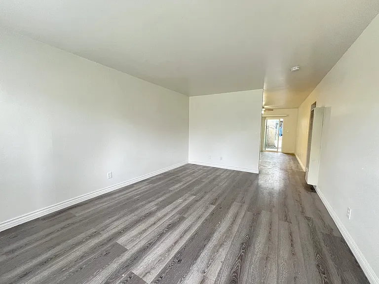 520 Dora Guzman Ave #B — Photo 3