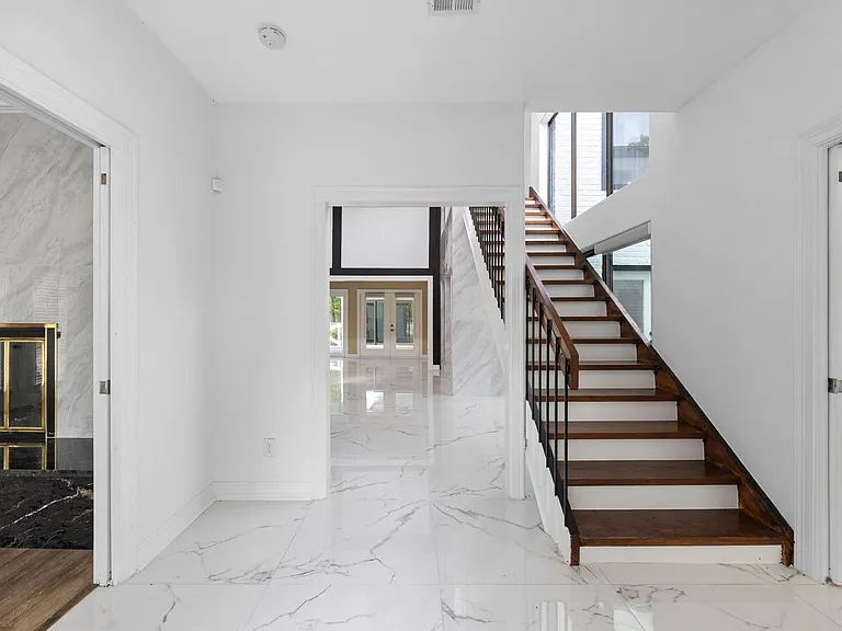 5230 Meadow Forest Dr — Photo 12