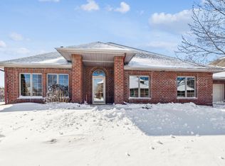 247 W Canyon Dr, Hudson, WI 54016