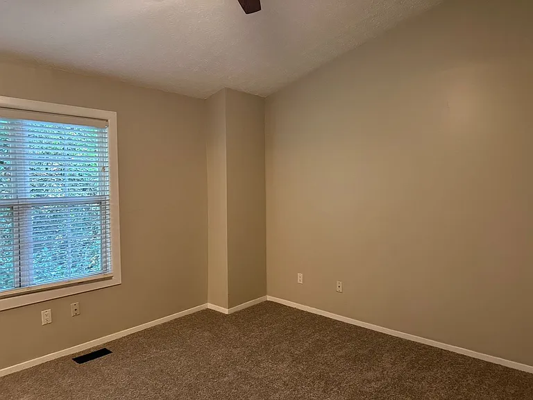 2507 Queen Anne Ct — Photo 8