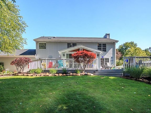3rd image of 8233 Garfield Dr