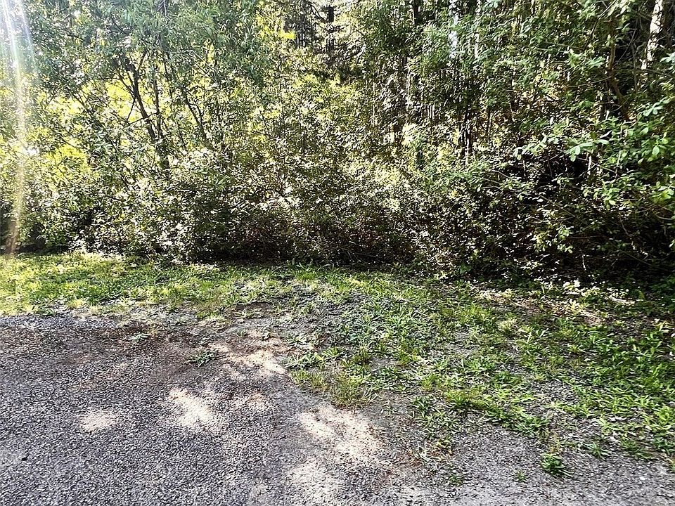 1st image of 61 NE Fern Court