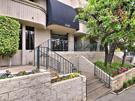 3rd image of 11645 Montana Ave APT 221