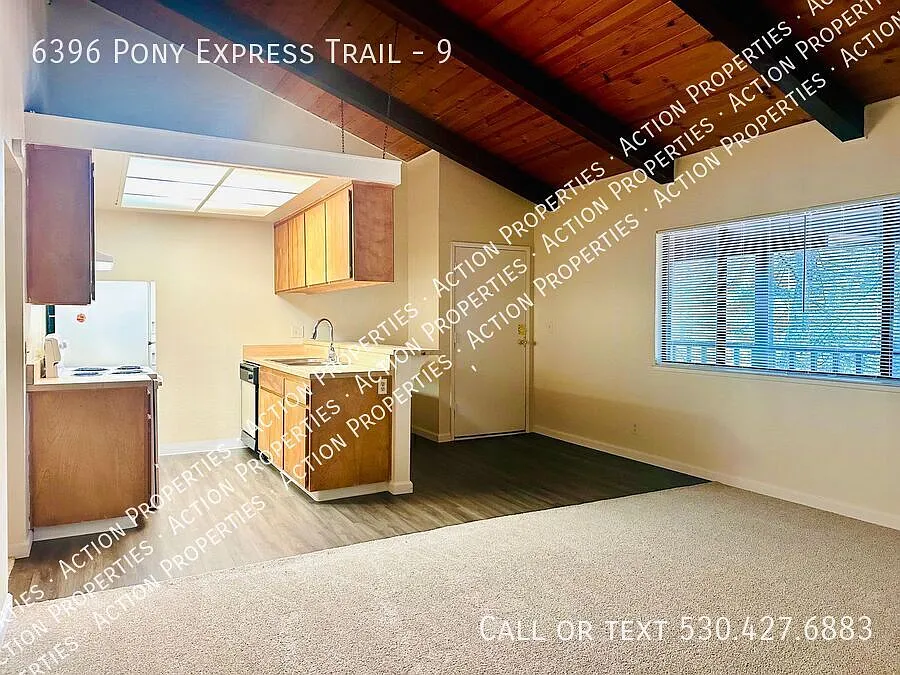 Upstairs 1 Bedroom in Pollock Pines — Photo 2
