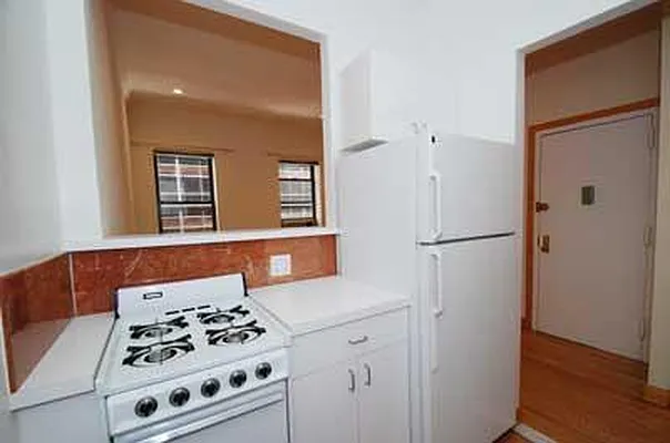 Rented by Buchbinder & Warren | media 16