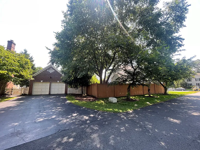 6502 Summerton Way — Photo 85