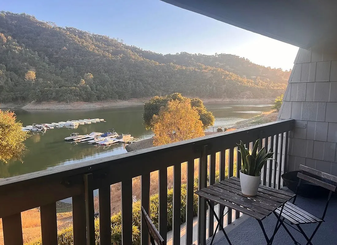 2 bed, 1.0 bath, 781 sqft, $2,750 — Photo 1