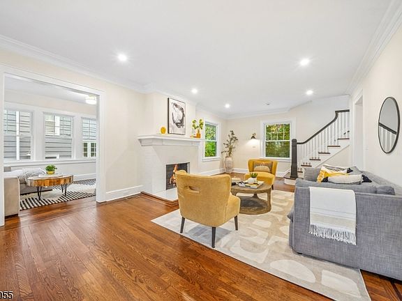 4th image of 97 Oakview Ave