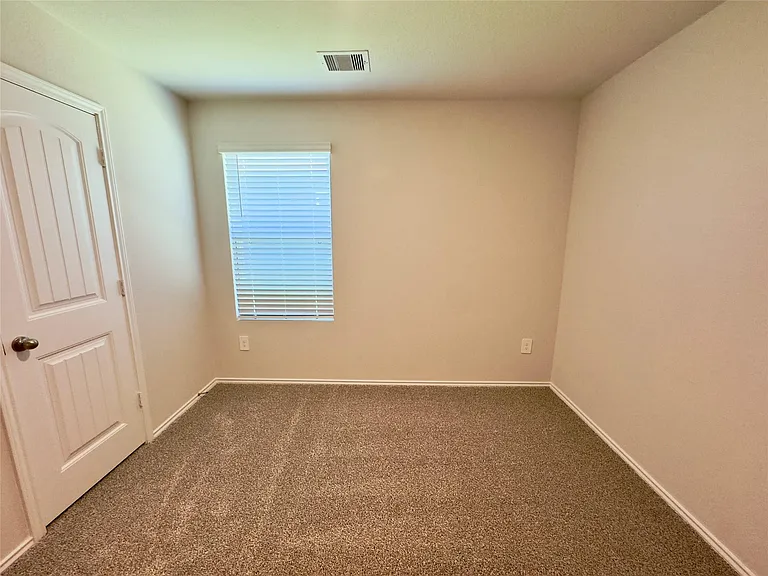 1714 Windsor Blvd — Photo 22