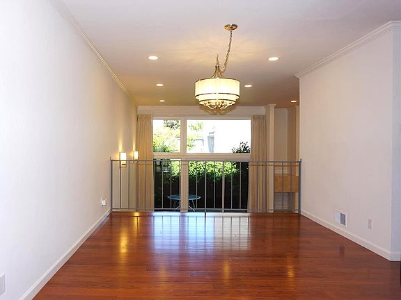 4th image of 320 Carlos Ave